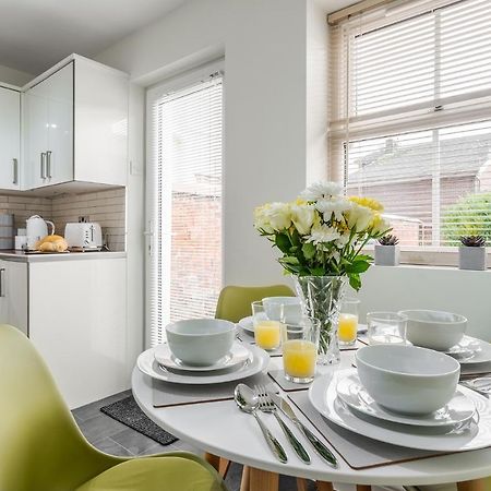 Wrea Cottage, 2 Bedrooms Wifi & Parking Near Ribby Hall Wrea Green Bagian luar foto