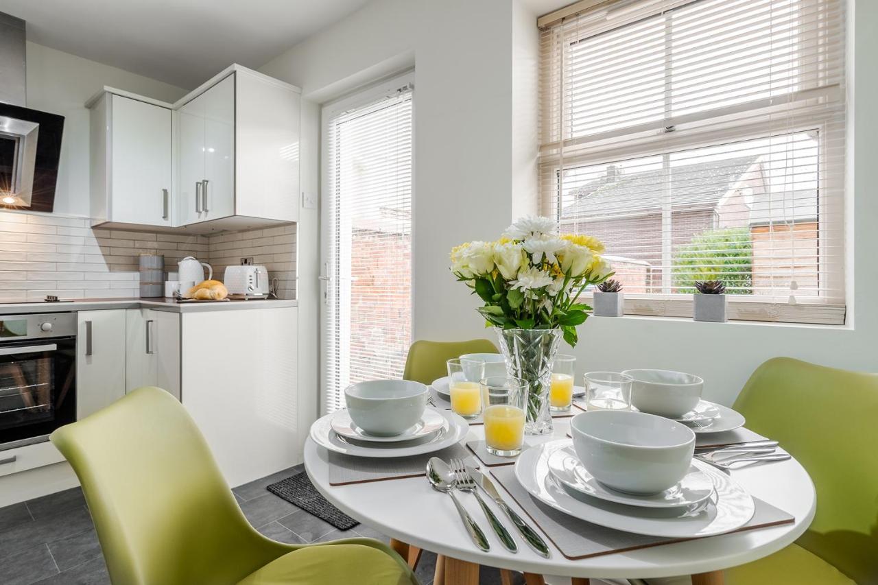 Wrea Cottage, 2 Bedrooms Wifi & Parking Near Ribby Hall Wrea Green Bagian luar foto