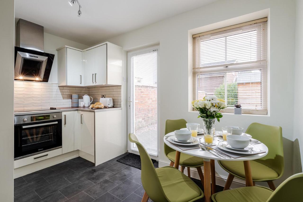 Wrea Cottage, 2 Bedrooms Wifi & Parking Near Ribby Hall Wrea Green Bagian luar foto